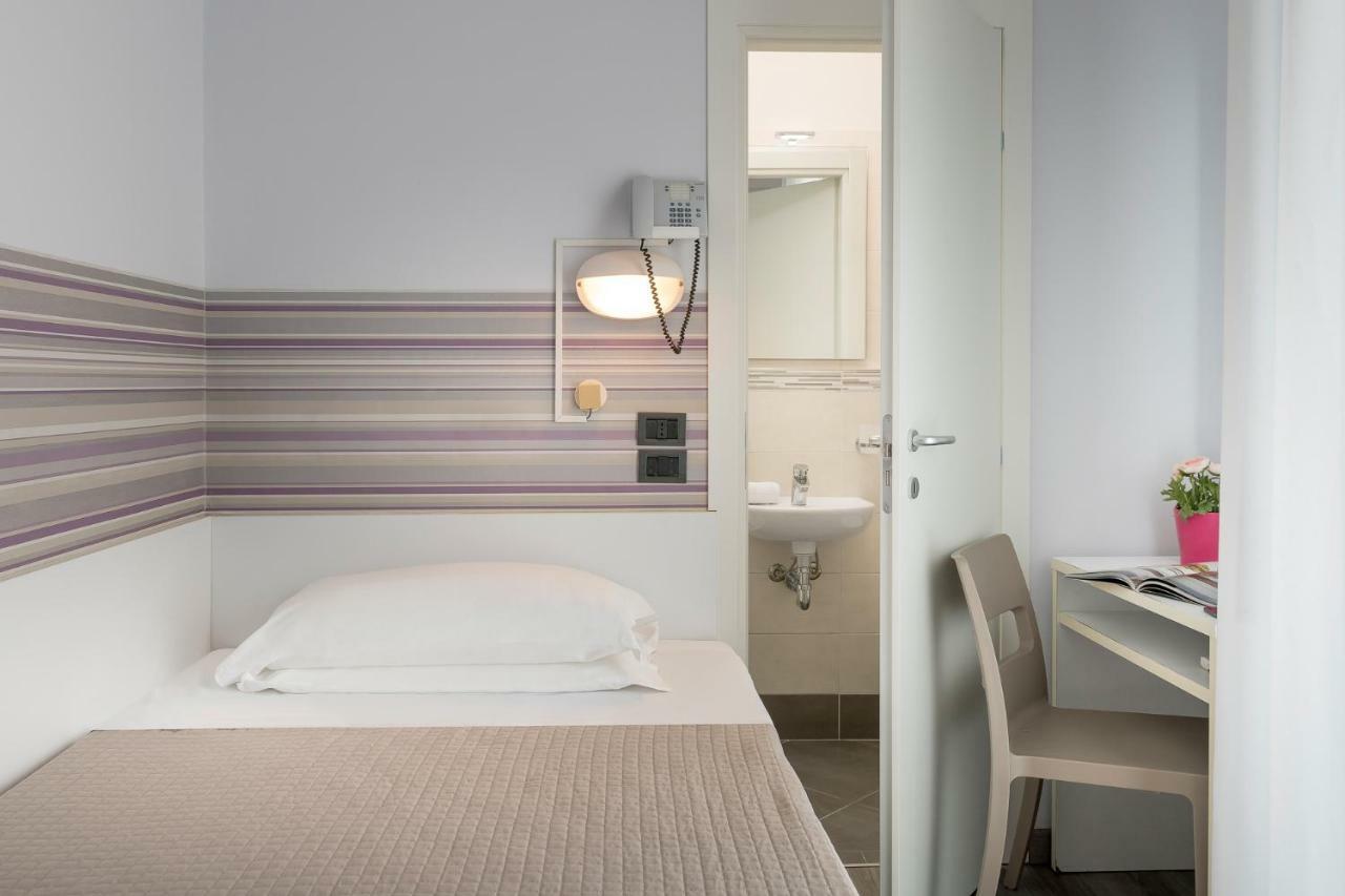 Hotel Ervill Rimini Luaran gambar
